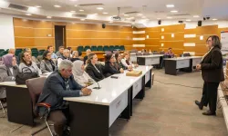 Bornova'da muhtarlara 'dijital dönüşüm' eğitimi