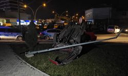 Çorum'da devrilen otomobilin sürücüsü yaralandı