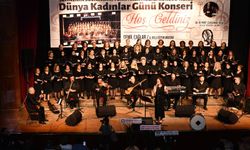 Çorum'da ev hanımlarının kurduğu 'Sahnenin Sultanları Korosu' konser verdi