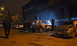 Çorum'da park halinde yanan araç kullanılamaz hale geldi