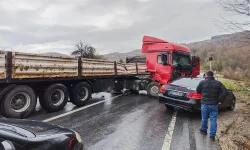 YAĞIŞLI HAVA KAZA GETİRDİ