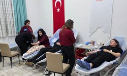 Gümüşhacıköy'de üniversite öğrencilerinden Türk Kızılaya kan bağışı
