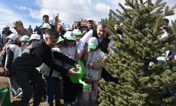 Gümüşhane'de Orman Haftası'nda fidanlar toprakla buluşturuldu