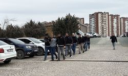 GÜNCELLEME 2 - Midesinde Türkiye'ye uyuşturucu sokan zanlıyla bu kişiye yardım eden 2 kişi tutuklandı