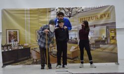 Havza'da 'Tablet Ahmet' iki günde 10 kez sahneledi