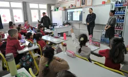 İzmir Bornova'da Başkan Eşki 'Hayat Bilgisi'nde yerel yönetimleri anlattı