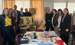 İzmir Narlıdere'de bilge çınarlarla gönül köprüsü