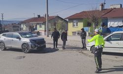 Karabük'te otomobil ile SUV tipi aracın çarpıştığı kazada 3 kişi yaralandı