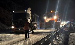 Kastamonu'da etkili olan kar ulaşımda aksamalara yol açtı
