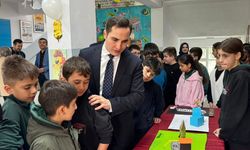 Kaymakam Beyazıt, 'Dilimizin Zenginlikleri' sergisini ziyaret etti