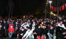 Kocaeli, Bolu, Düzce ve Sakarya'da Kosova-Türkiye maçı kurulan dev ekranlardan izlendi
