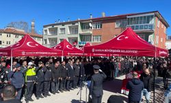 Mardin'de kalp krizi sonucu hayatını kaybeden polis memuru Ladik'te toprağa verildi