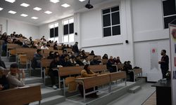 Merzifon'da üniversite öğrencileri jandarma ekiplerince bilgilendirildi