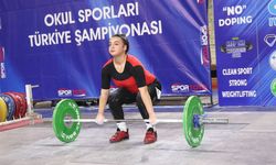 Ordu'da Genç Kızlar Türkiye Halter Birinciliği müsabakaları sürüyor