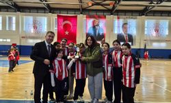 Salıpazarı'nda futsal turnuvası düzenlendi