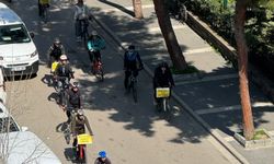 Samsun'da bisikletliler trafikte görünür olmak için pedal çevirdi