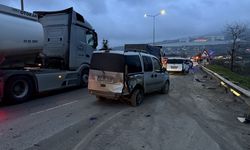 Samsun'da freni boşalan tırın 4 araca çarpması sonucu 6 kişi yaralandı