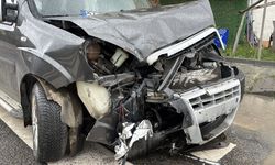 Samsun'da iki otomobilin çarpıştığı kaza güvenlik kamerasında