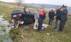 Tokat'ta tarlaya devrilen otomobildeki 3 kişi yaralandı