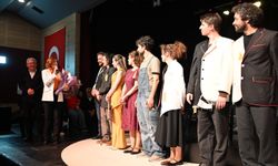 “IŞILTILI HAŞERAT” OYUNU BEĞENİLDİ