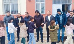 Yeşilyurt'ta öğretmenler öğrencilerle bayramlaştı