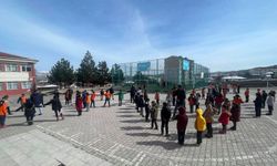 Yeşilyurt'ta okullarda deprem tatbikatı yapıldı