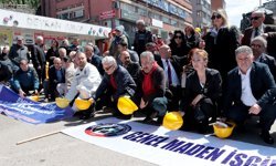 EYLEMLERİNİ SÜRDÜREN MADENCİLERE SELAM...