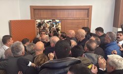 "VANDALIK YAPMAYA BAŞLADINIZ"