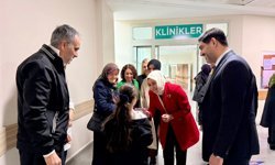 AK Parti Karabük İl Başkanı Salt, hastanede tedavi gören çocukları ziyaret etti