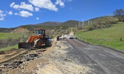 Almus-Tokat kara yolunda bakım çalışması yapılıyor