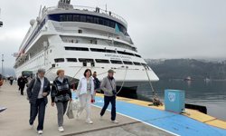 'Astoria Grande' kruvaziyeri 874 yolcusuyla Amasra'ya geldi