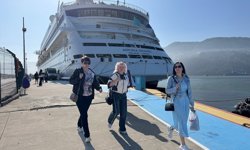 'Astoria Grande' kruvaziyeri 907 yolcusuyla Amasra'ya geldi