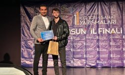 Bafra Gençlik Merkezi öğrencisi şiir yarışmasında il birincisi oldu