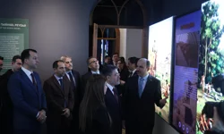 Bakan Yumaklı Konya'da Dijital Tanıtım Merkezi'ni inceledi