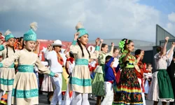 Balıkesir'de Uluslararası Çocuk Festivali coşkusu