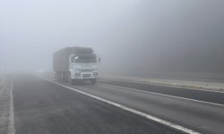 Bolu Dağı'nda sis görüş mesafesini düşürdü