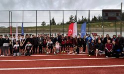 Boyabat'ta 'Gençler Sporda, Gelecek Emniyette Mini Futbol Turnuvası' düzenlendi