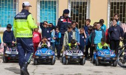 Boyabat'ta öğrencilere trafik kuralları bilgilendirmesi yapıldı