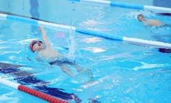 Bursa Osmangazi'de çocuklar 23 Nisan'a kulaç attı