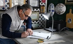 Çevre sorunları ve savaşlara karşı farkındalıkta sanatın gücünü kullandı