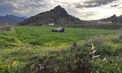 Çorum'da devrilen otomobilin sürücüsü yaralandı