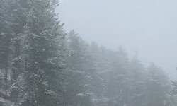 Çorum'un yüksek kesimlerine nisan ayında kar yağdı