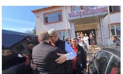 BAŞKAN HELALLİK ALDI, OTOBÜSE BİNDİ...