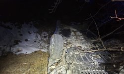 Gümüşhane'de otomobilin dere yatağına devrildiği kazada 2 kişi yaralandı