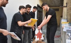 Gümüşhane'de üniversitelilerden lise öğrencilerine kitap yardımı