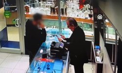 KENDİNİ POLİS OLARAK TANITIP BİLEZİK ÇALDI