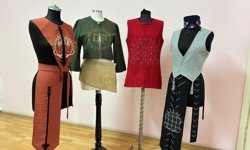 Hititlerin binlerce yıllık sembolleri kadınların el emeğiyle kıyafetlere işleniyor