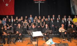 İZDO TSM Korosu ayakta alkışlandı
