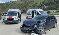 Karabük'te iki otomobilin çarpıştığı kazada 3 kişi yaralandı