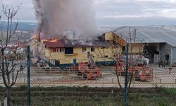 Kastamonu'da tekstil ve filtre malzemeleri üretilen fabrikada çıkan yangın söndürüldü